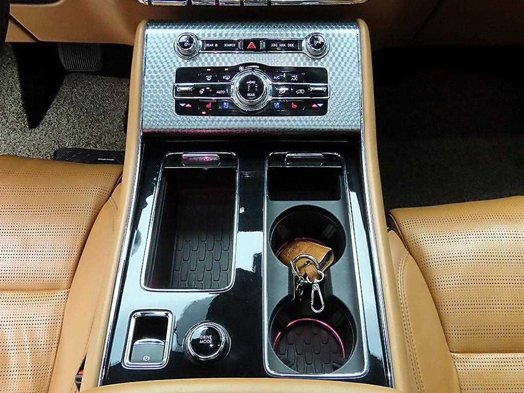 Lincoln Aviator - Vista 10