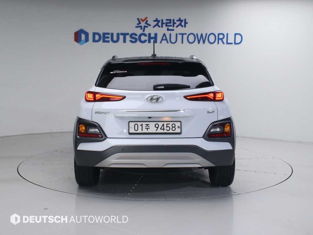 HYUNDAI Kona - Vista 4
