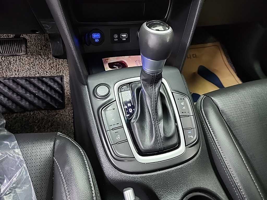 HYUNDAI Kona - Vista 8