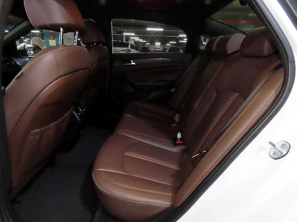 HYUNDAI Sonata - Vista 7