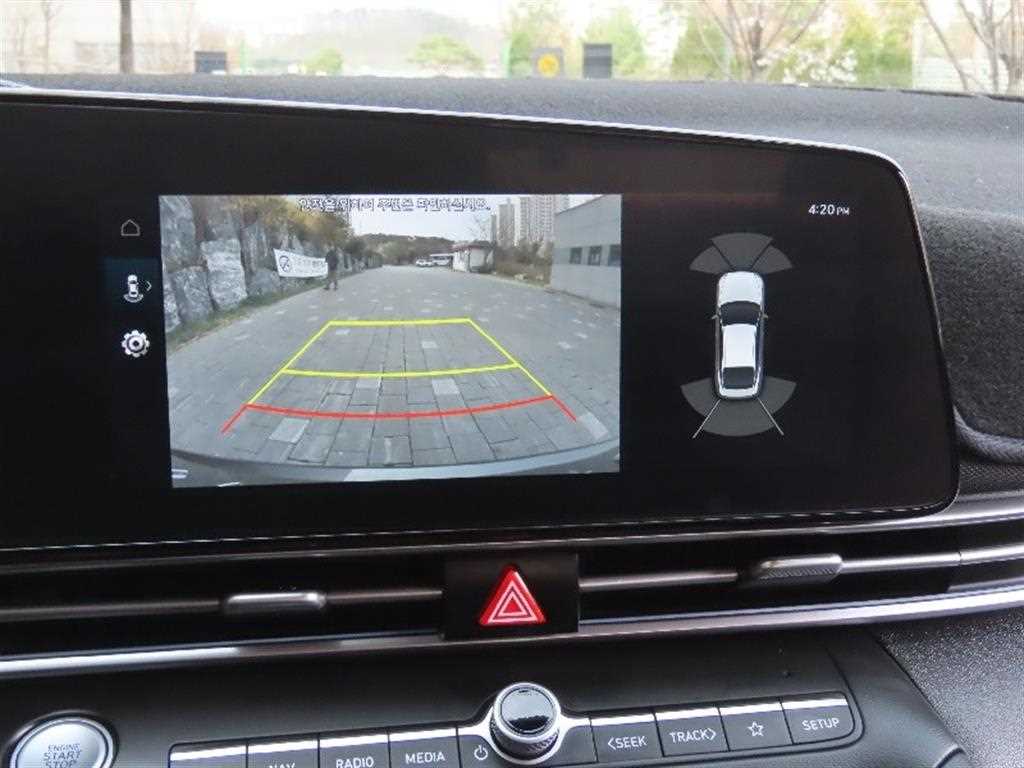 HYUNDAI Avante - Vista 9