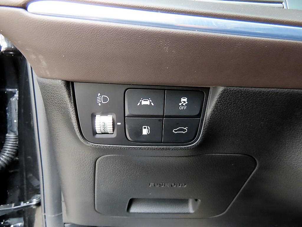 HYUNDAI Grandeur - Vista 12