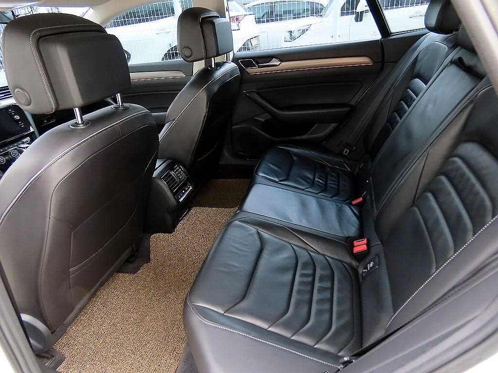 Volkswagen Arteon - Vista 6