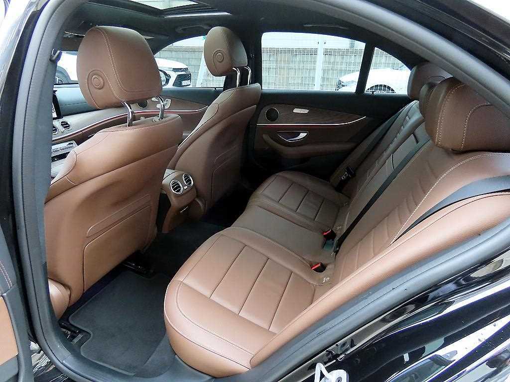 Mercedes Benz E class - Vista 6