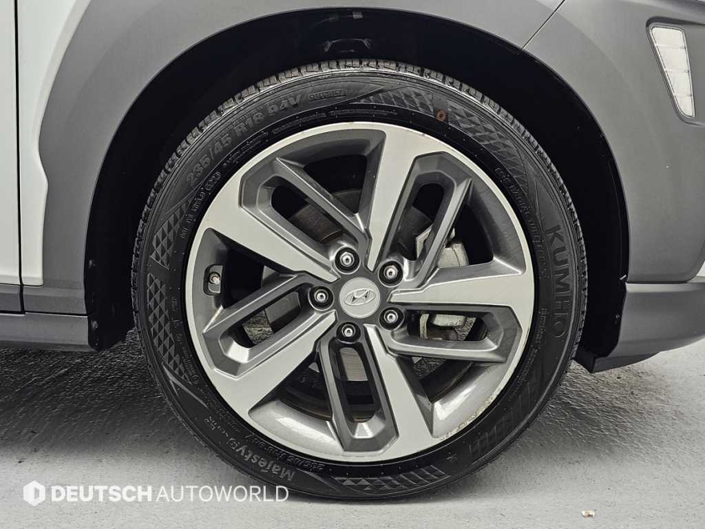 HYUNDAI Kona - Vista 5