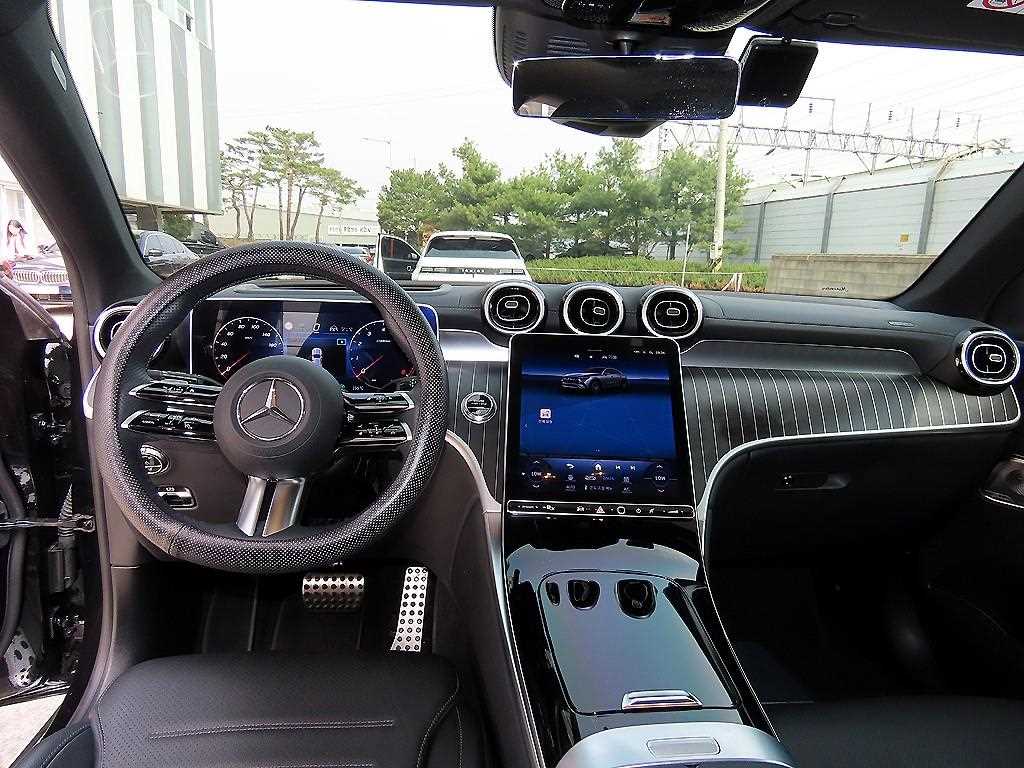 Mercedes Benz GLC Class - Vista 7