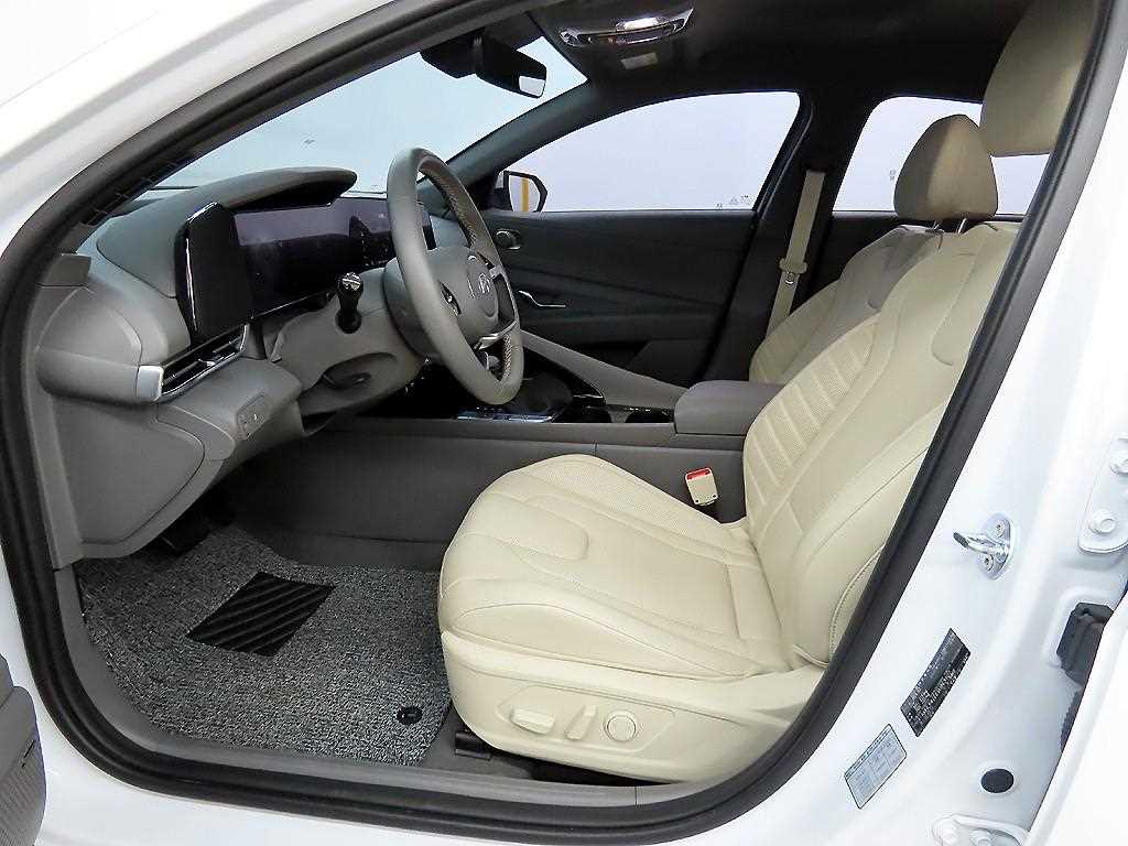 HYUNDAI Avante - Vista 5