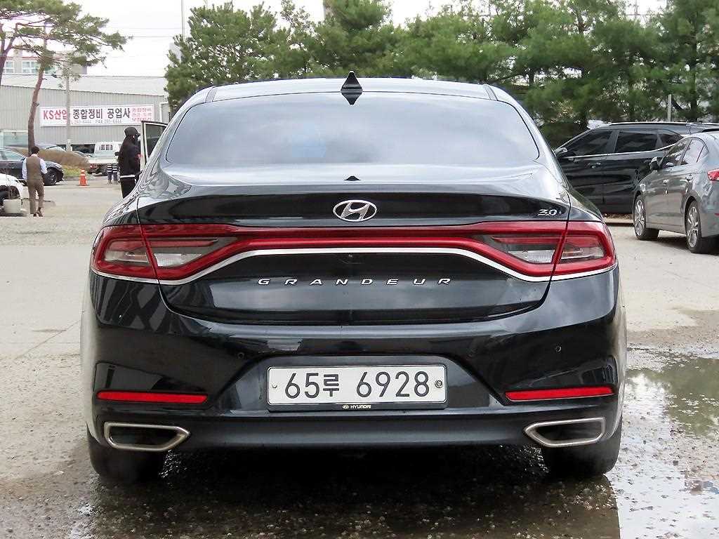 HYUNDAI Grandeur - Vista 4