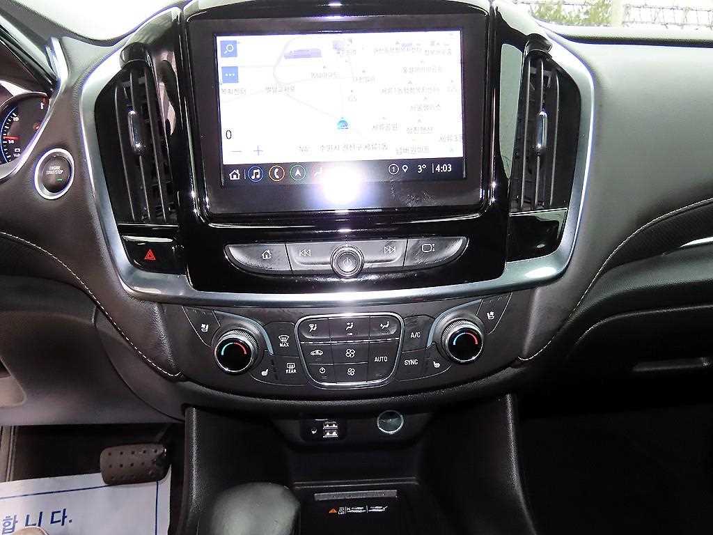 Chevrolet Travers - Vista 12