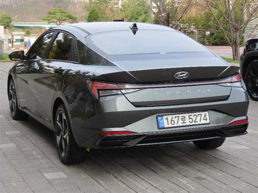 HYUNDAI Avante - Vista 4
