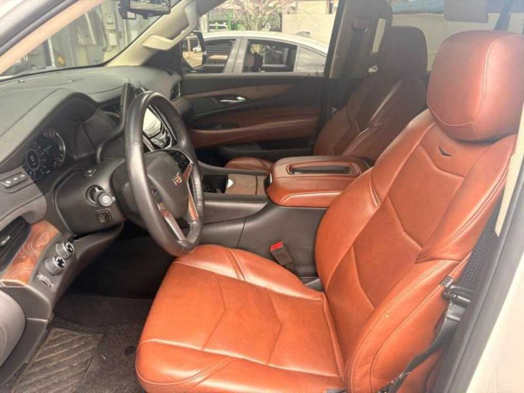 Cadillac Escalade - Vista 4