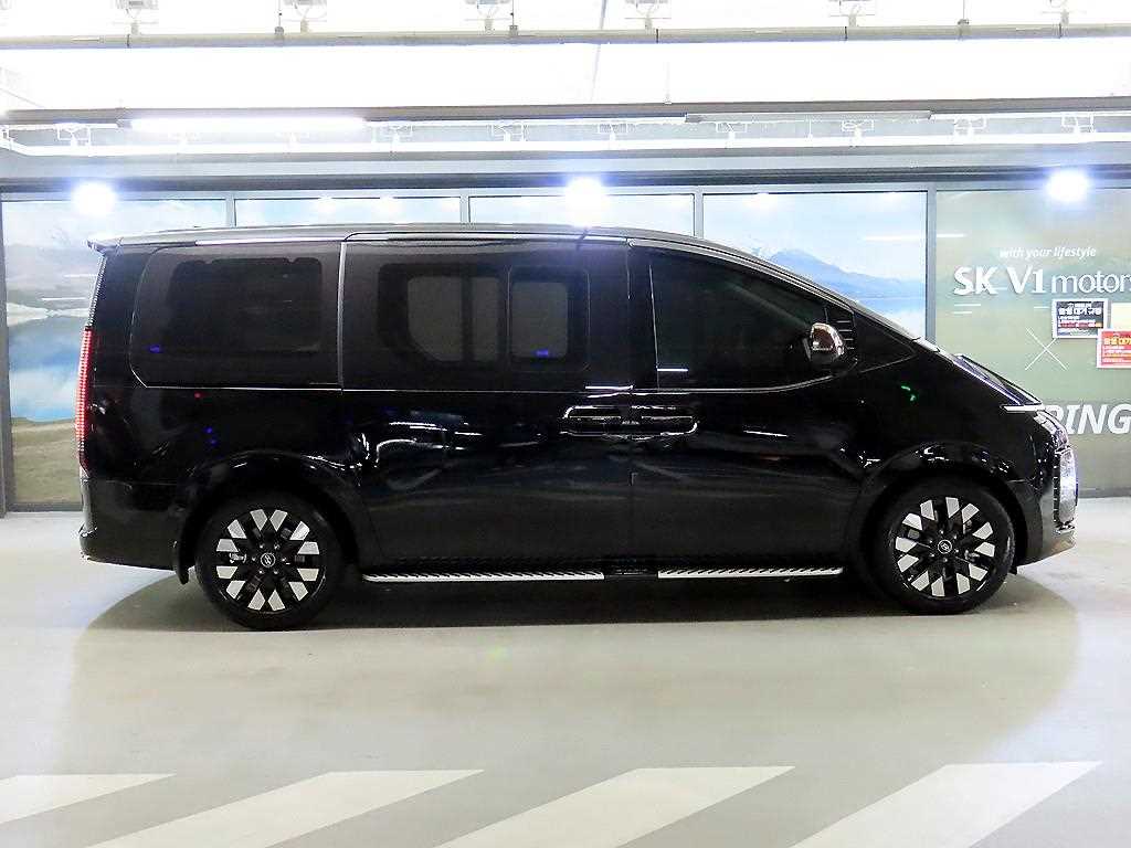 HYUNDAI Staria - Vista 3