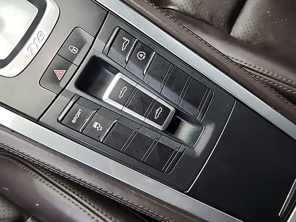 Porsche 718 - Vista 12