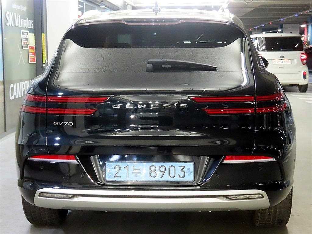 Genesis GV70 - Vista 5
