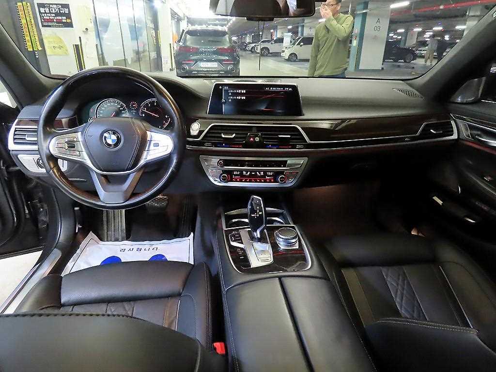 BMW 7 Series - Vista 10