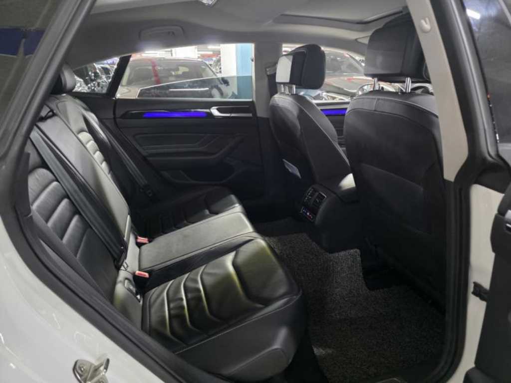 Volkswagen Arteon - Vista 9