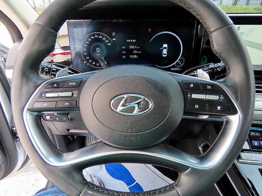 HYUNDAI Grandeur - Vista 8