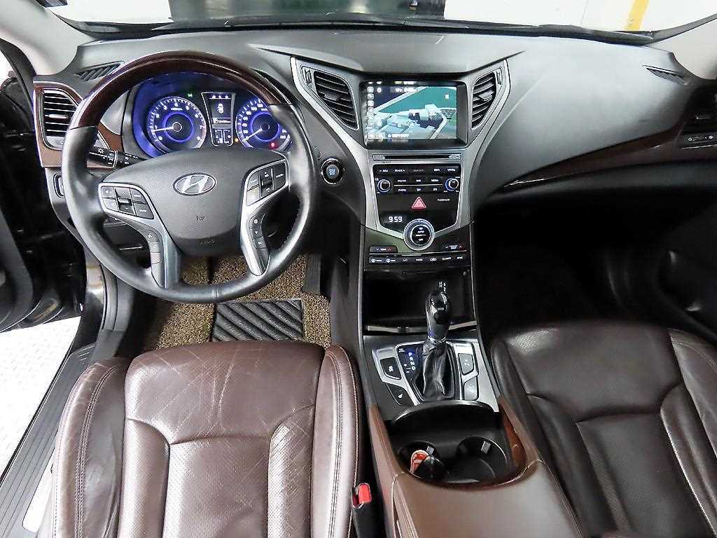 HYUNDAI Grandeur - Vista 7