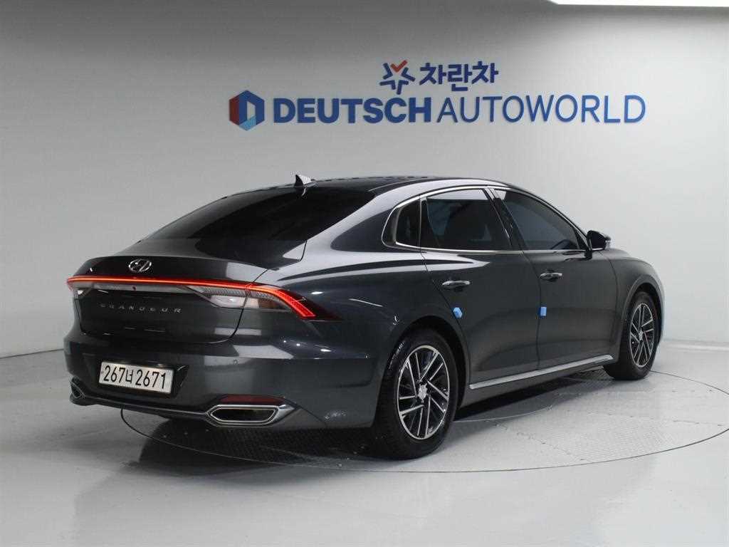HYUNDAI Grandeur - Vista 2