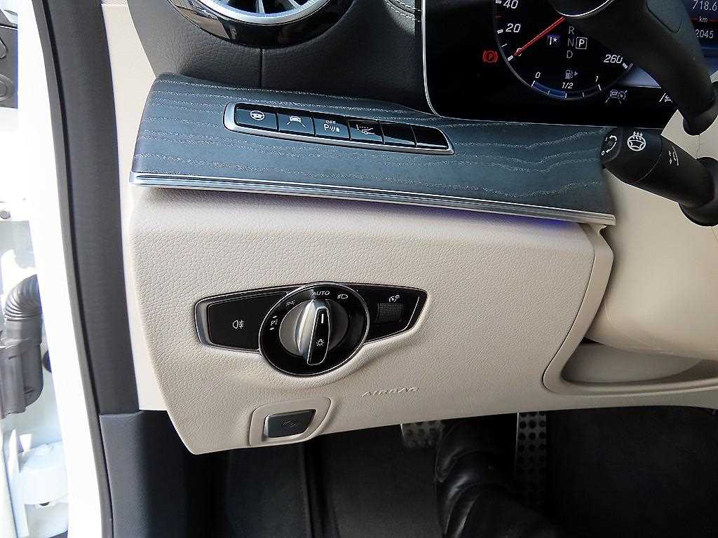 Mercedes Benz CLS Class - Vista 12