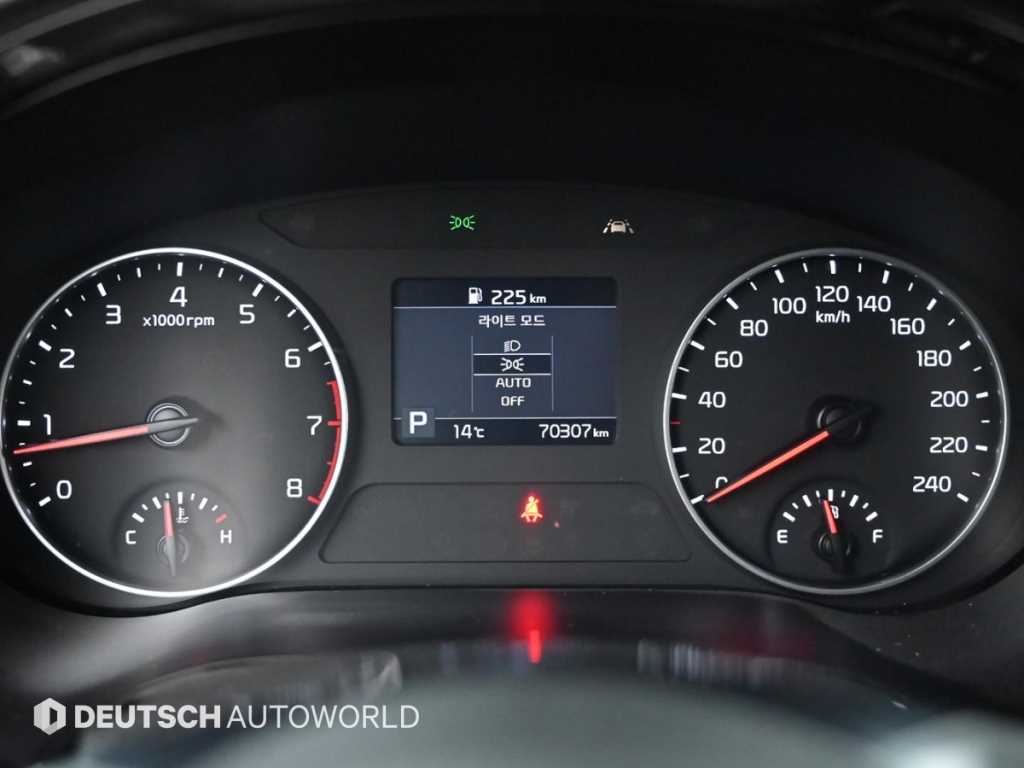 KIA Seltos - Vista 8