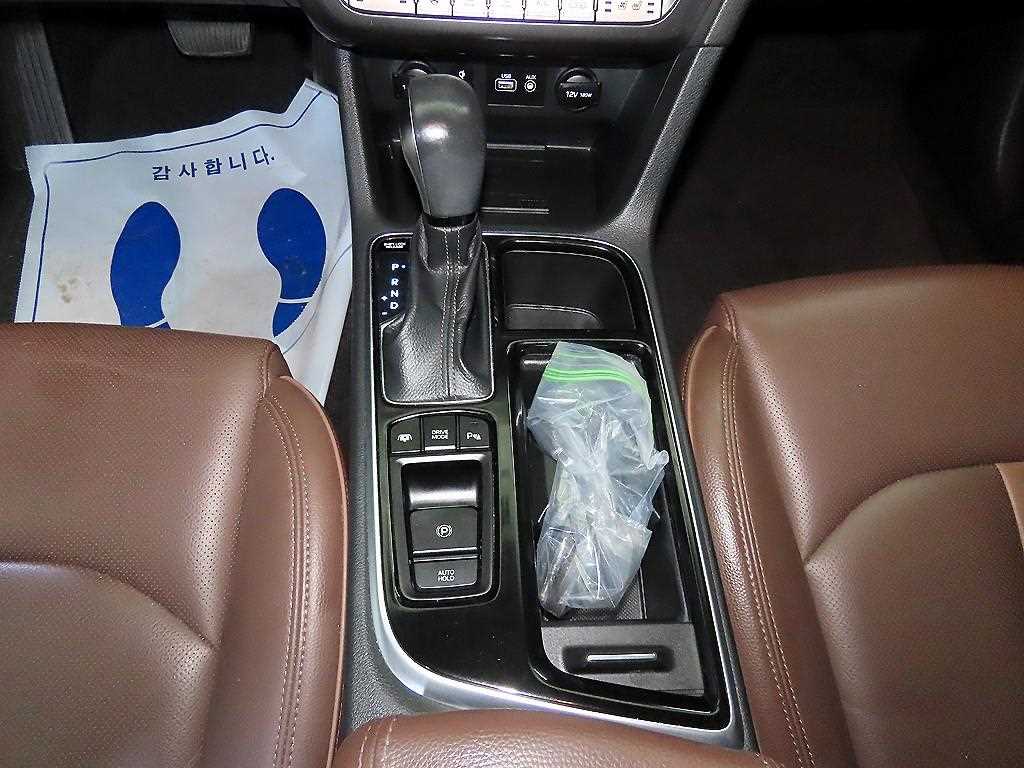 HYUNDAI Sonata - Vista 12