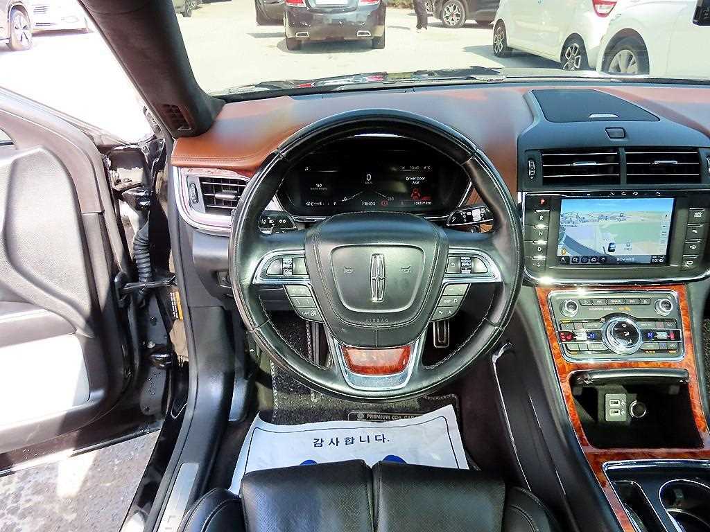 Lincoln Continental - Vista 8