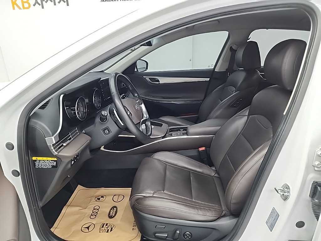 HYUNDAI Grandeur - Vista 11