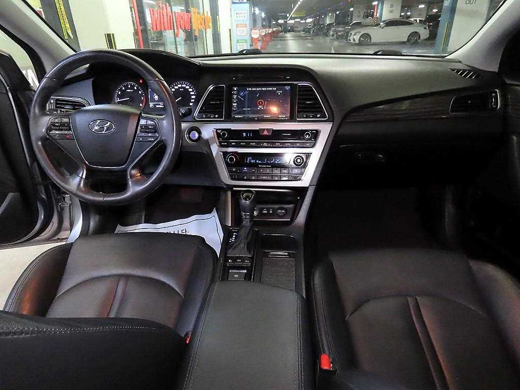 HYUNDAI Sonata - Vista 10