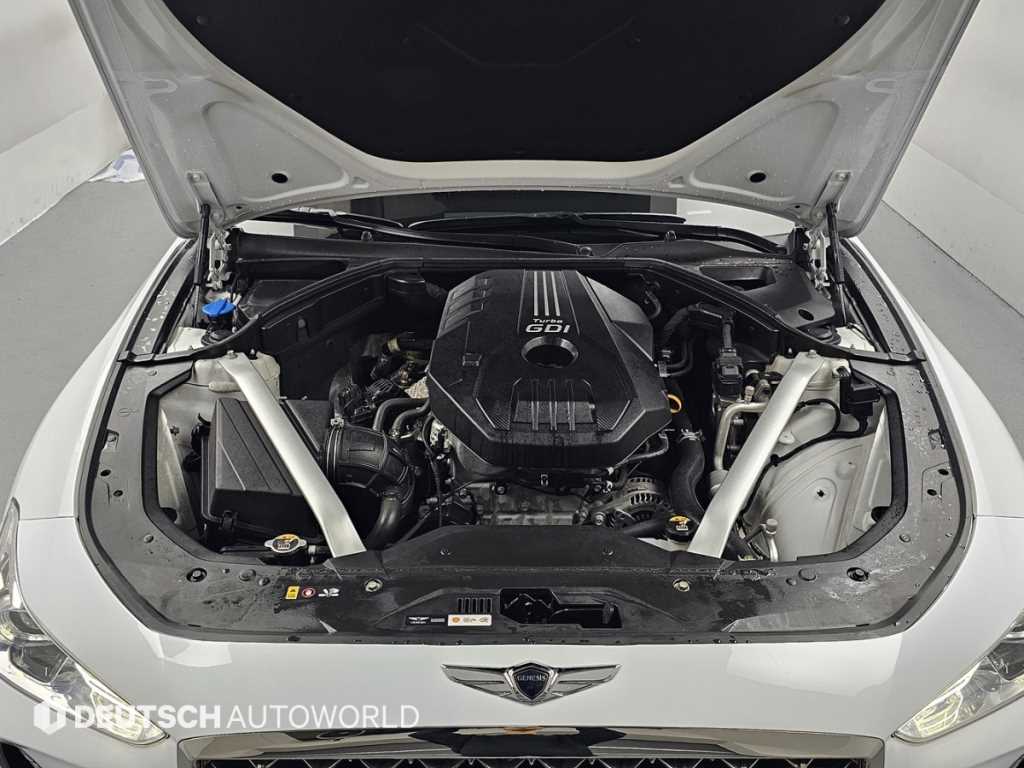 Genesis G70 - Vista 6