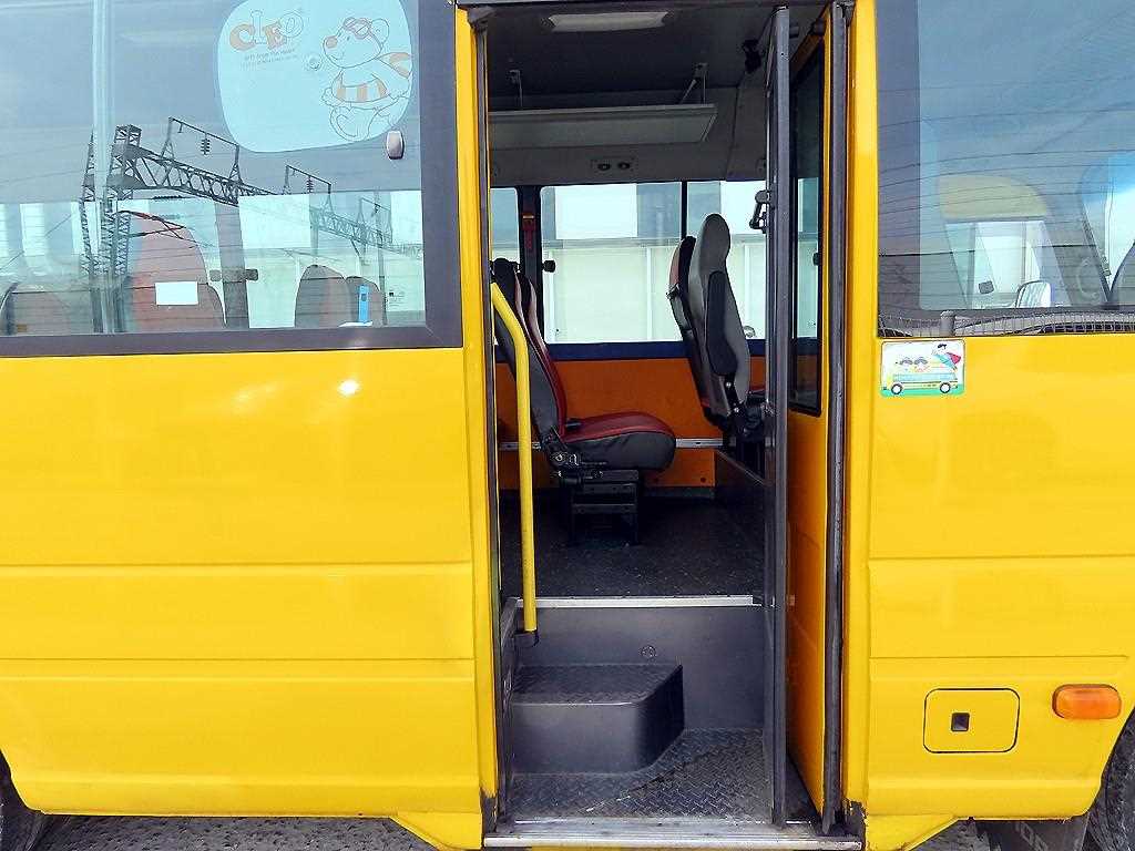 medium and large bus Hyundai bus - Vista 6