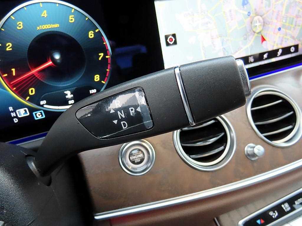 Mercedes Benz E class - Vista 11