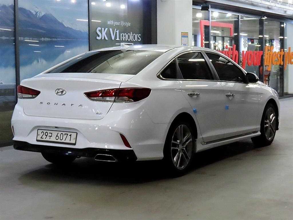HYUNDAI Sonata - Vista 4