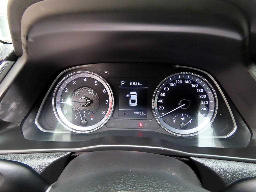 HYUNDAI Sonata - Vista 9