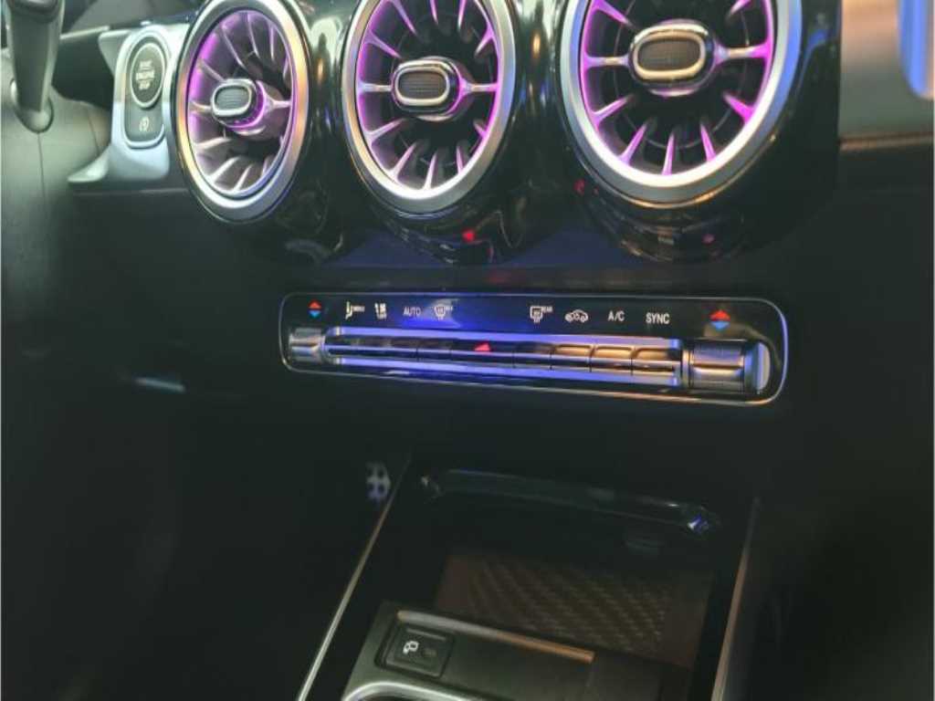 Mercedes Benz GLB Class - Vista 9