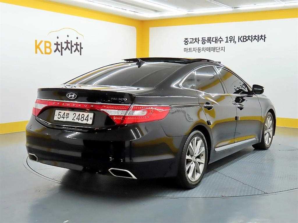 HYUNDAI Grandeur - Vista 4