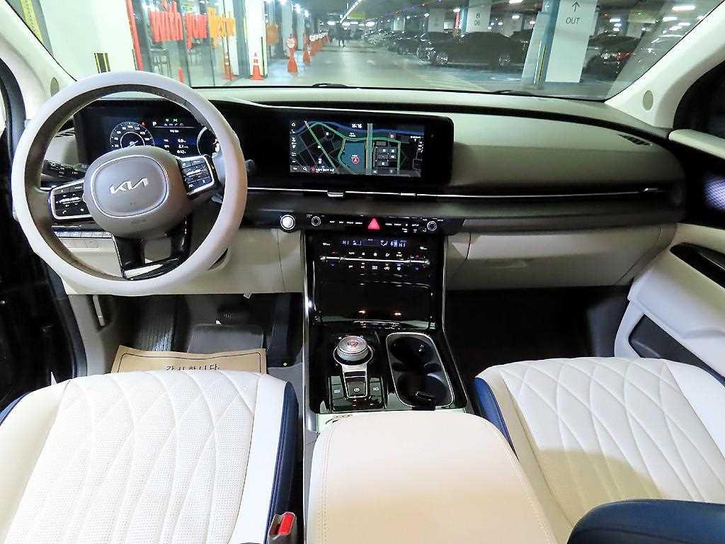 KIA Carnival - Vista 9