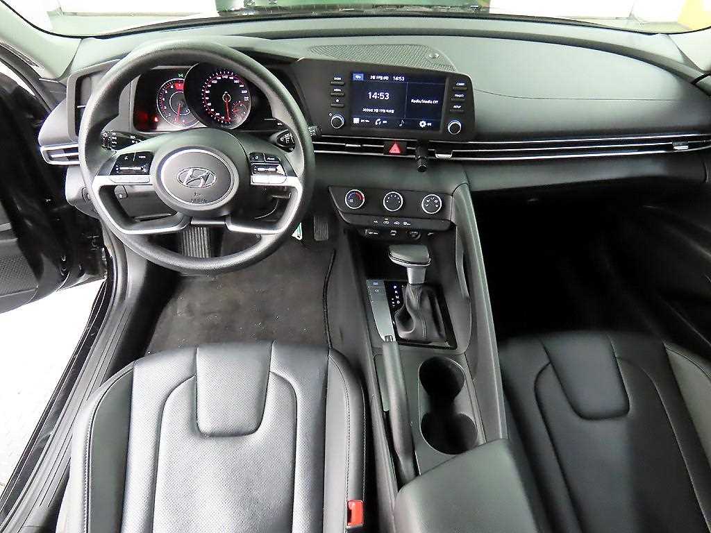 HYUNDAI Avante - Vista 7