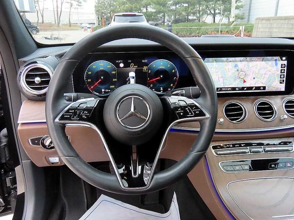 Mercedes Benz E class - Vista 7