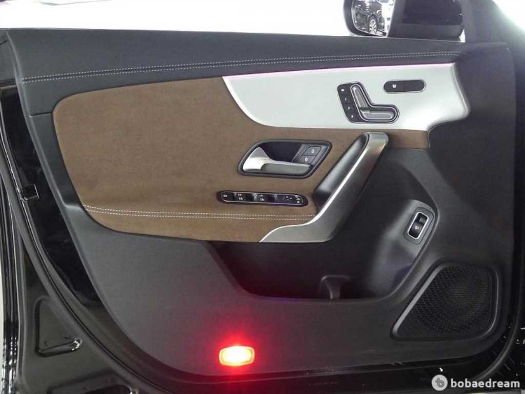 Mercedes Benz GLA Class - Vista 8