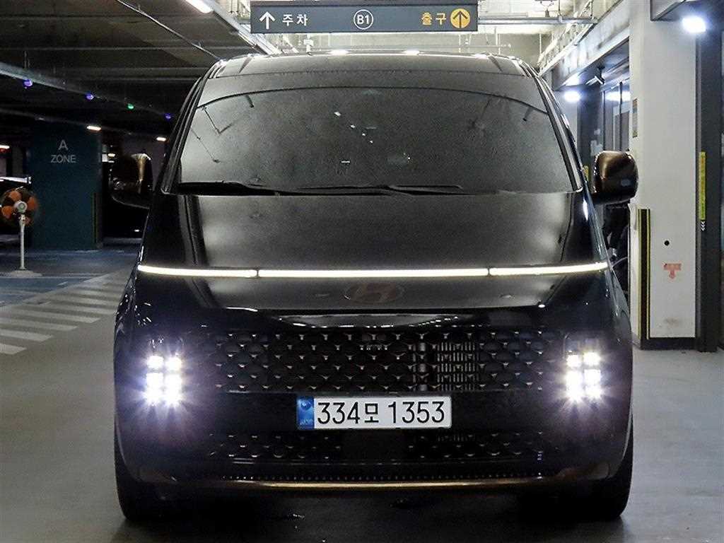 HYUNDAI Staria - Vista 2