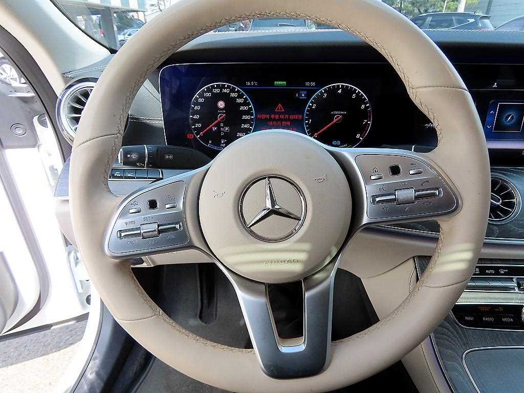 Mercedes Benz CLS Class - Vista 8