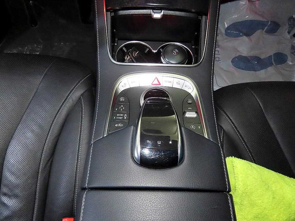 Mercedes Benz S Class - Vista 12