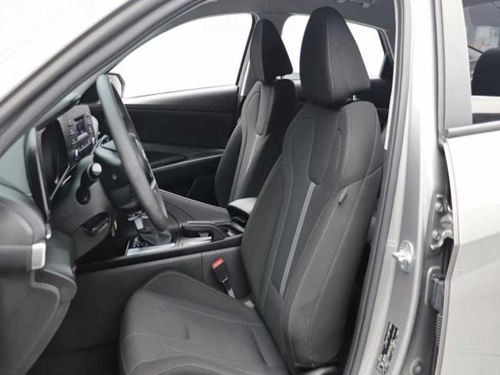 HYUNDAI Avante - Vista 8