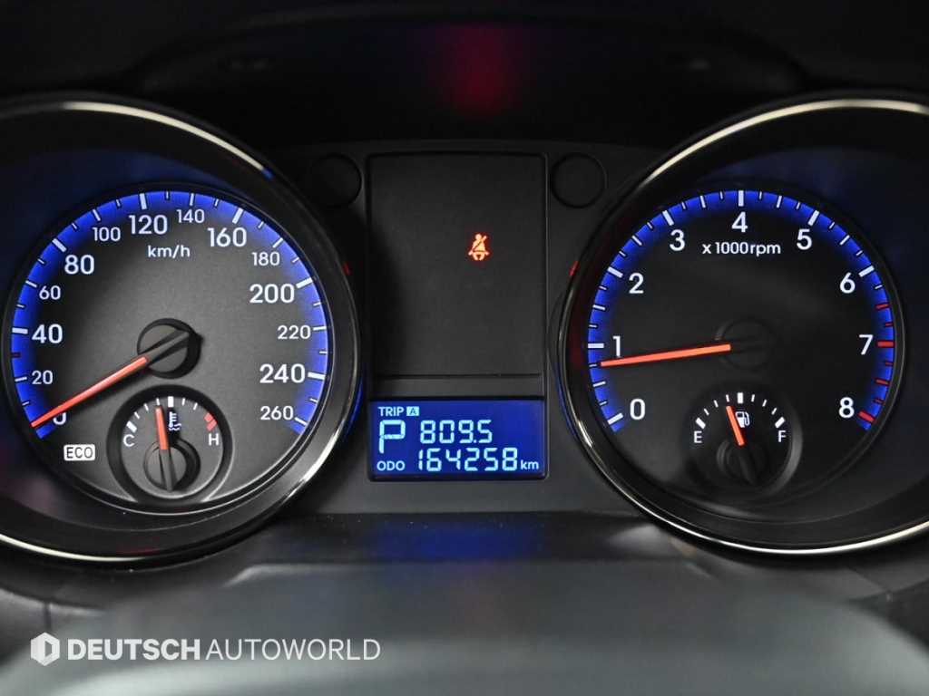 HYUNDAI Genesis - Vista 8