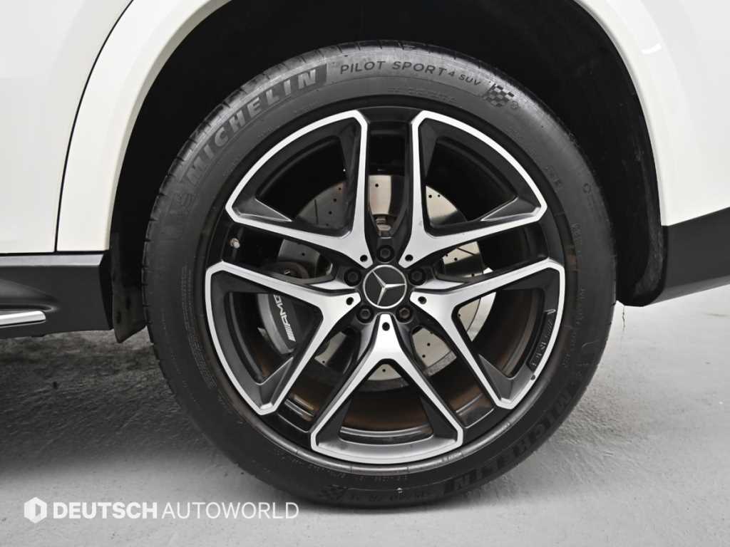 Mercedes Benz GLE Class - Vista 5