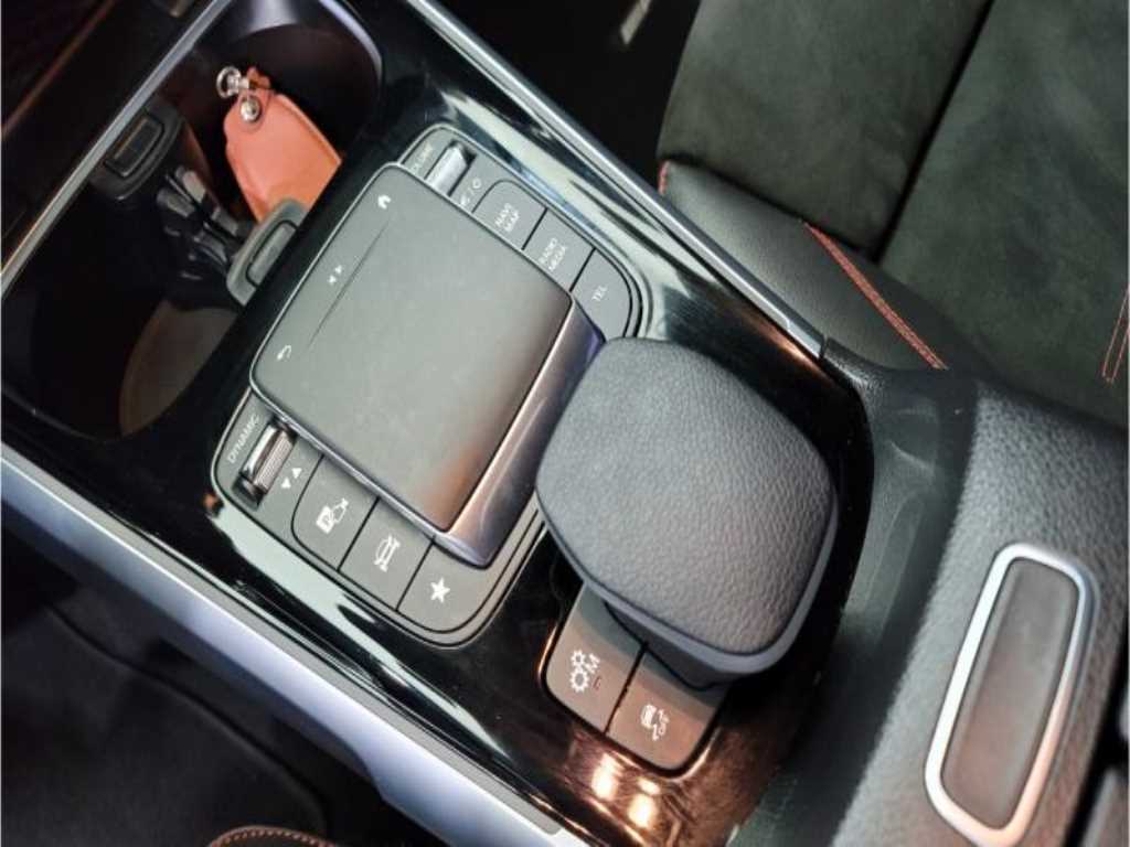 Mercedes Benz GLB Class - Vista 7