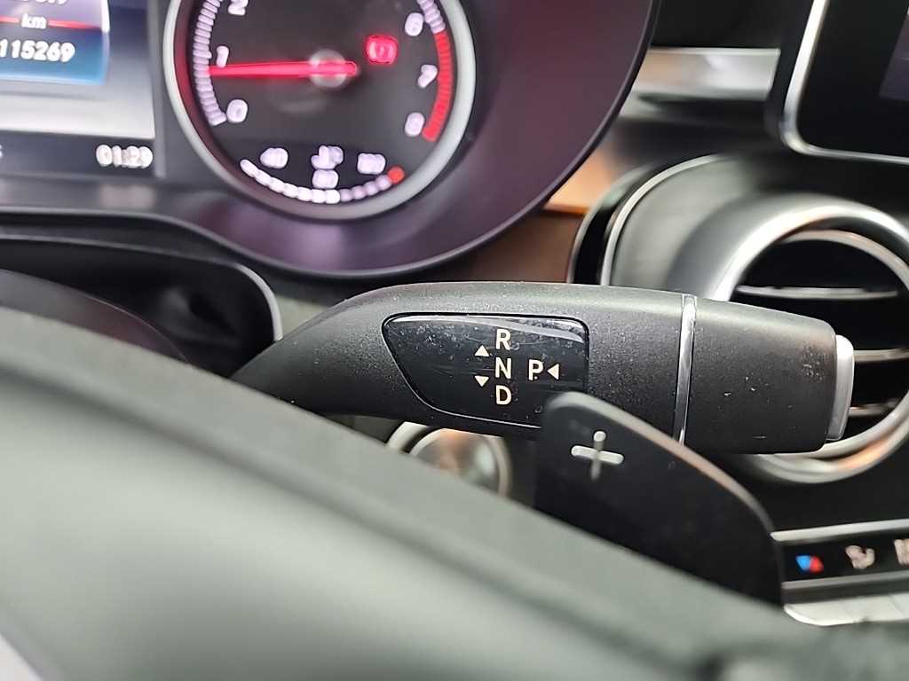 Mercedes Benz GLC Class - Vista 8