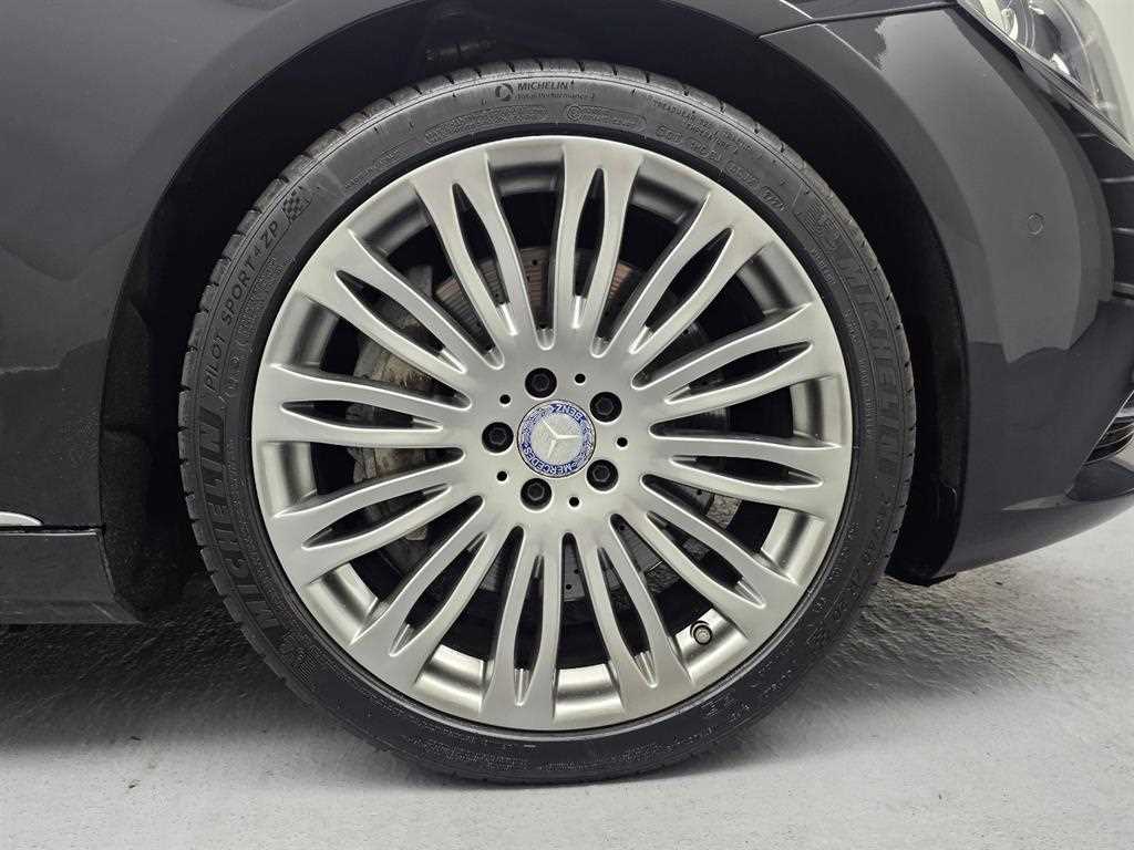 Mercedes Benz S Class - Vista 5