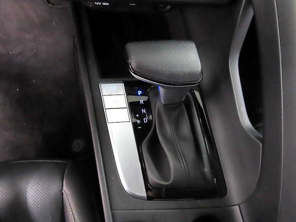 HYUNDAI Avante - Vista 10